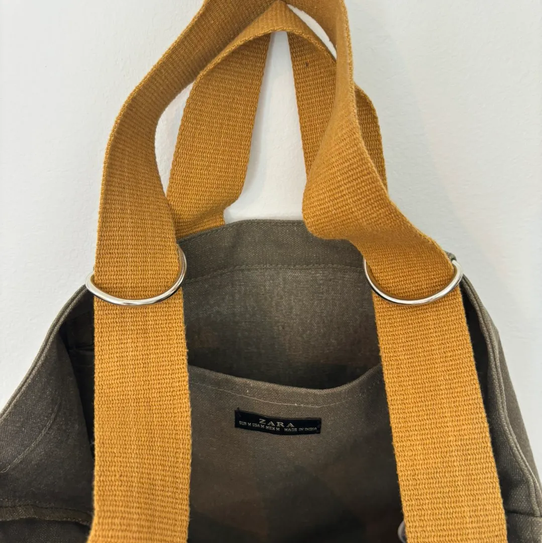 Tote bag