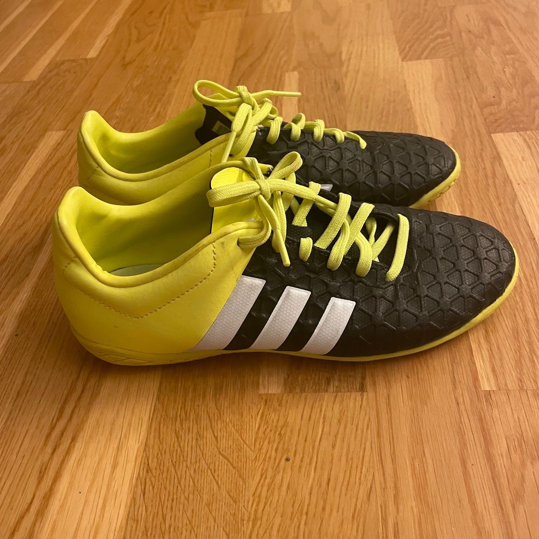 Adidas fotballsko