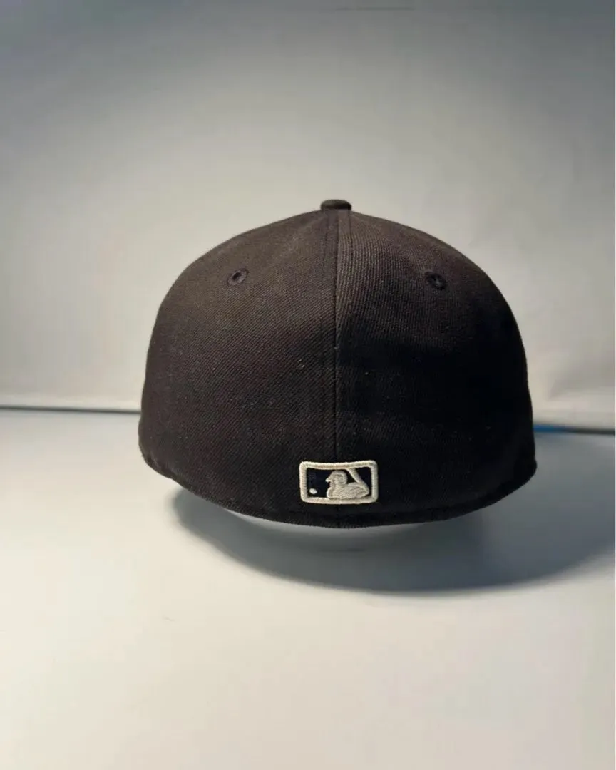 FITTED CAP