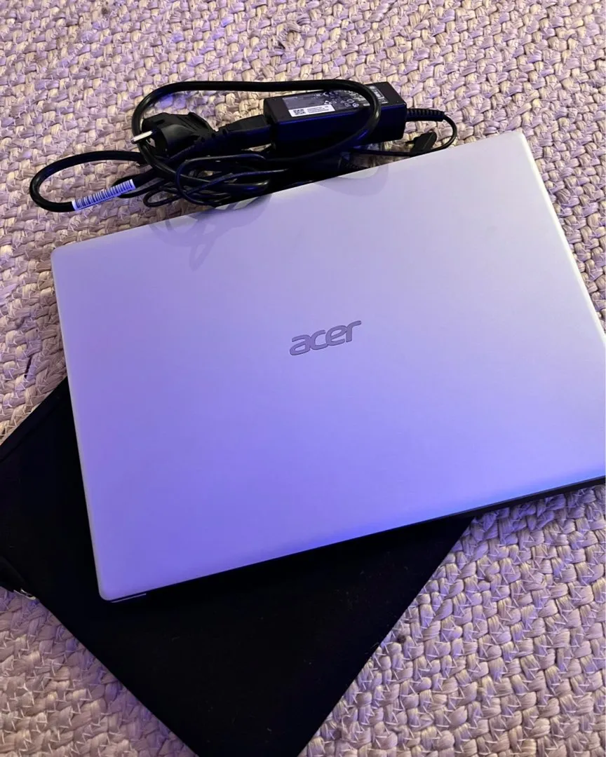 Acer Aspire 1