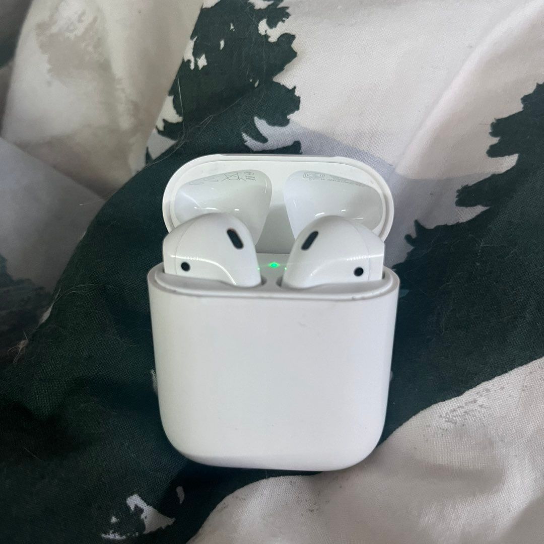 Apple airpods gen 2