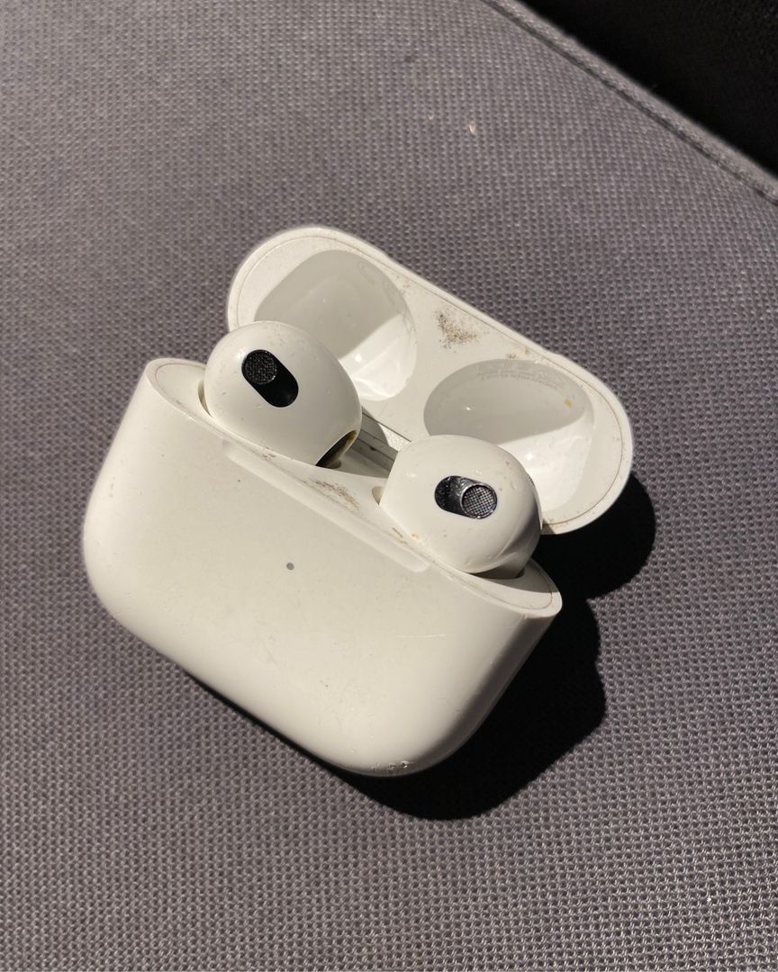 AirPods gen 3