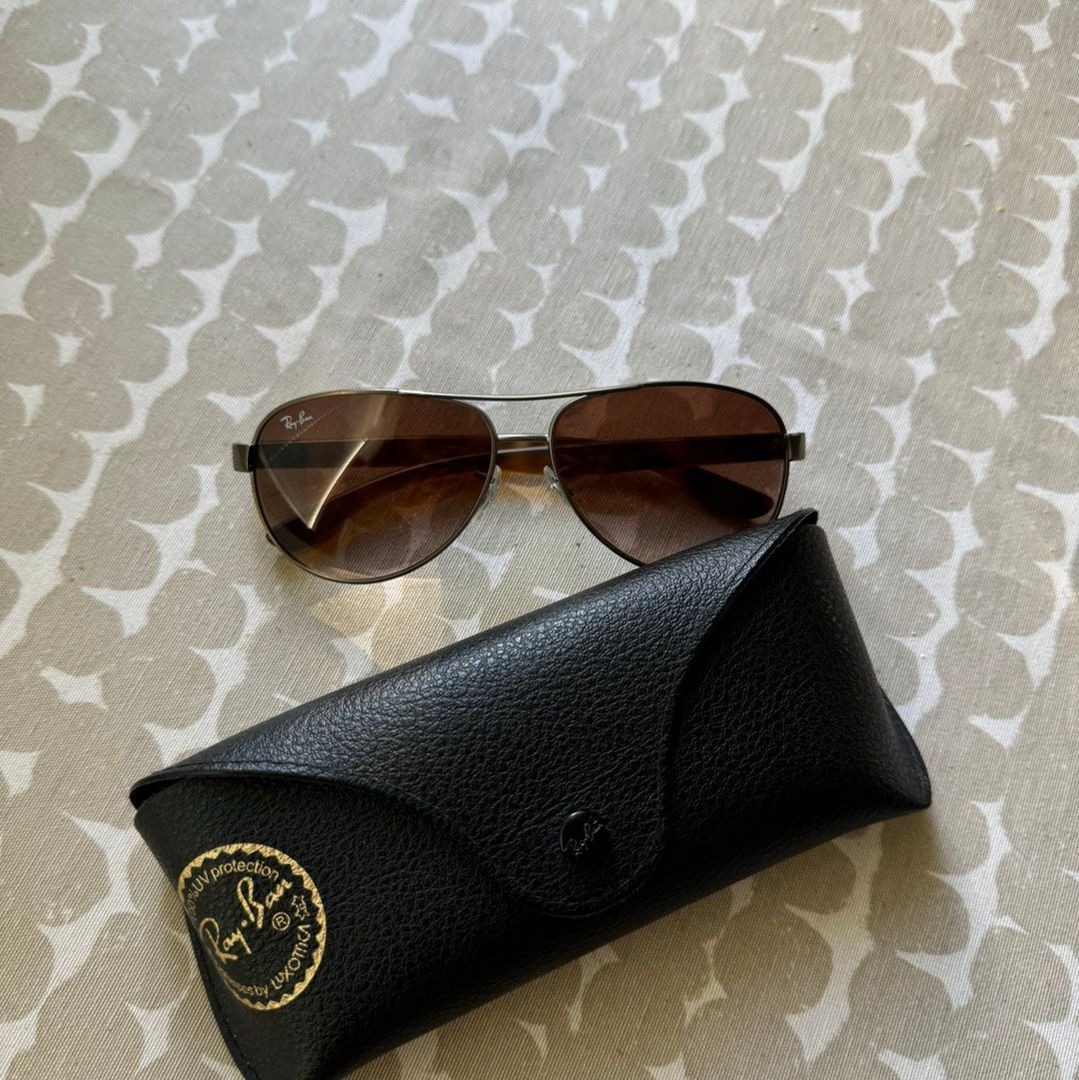 Ray-Ban aurinkolasit