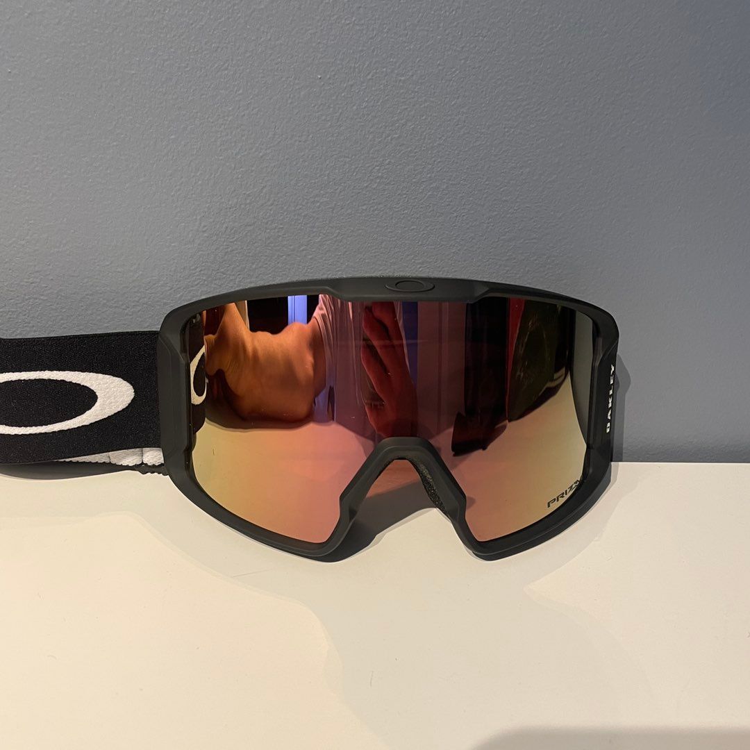 Oakley line miner