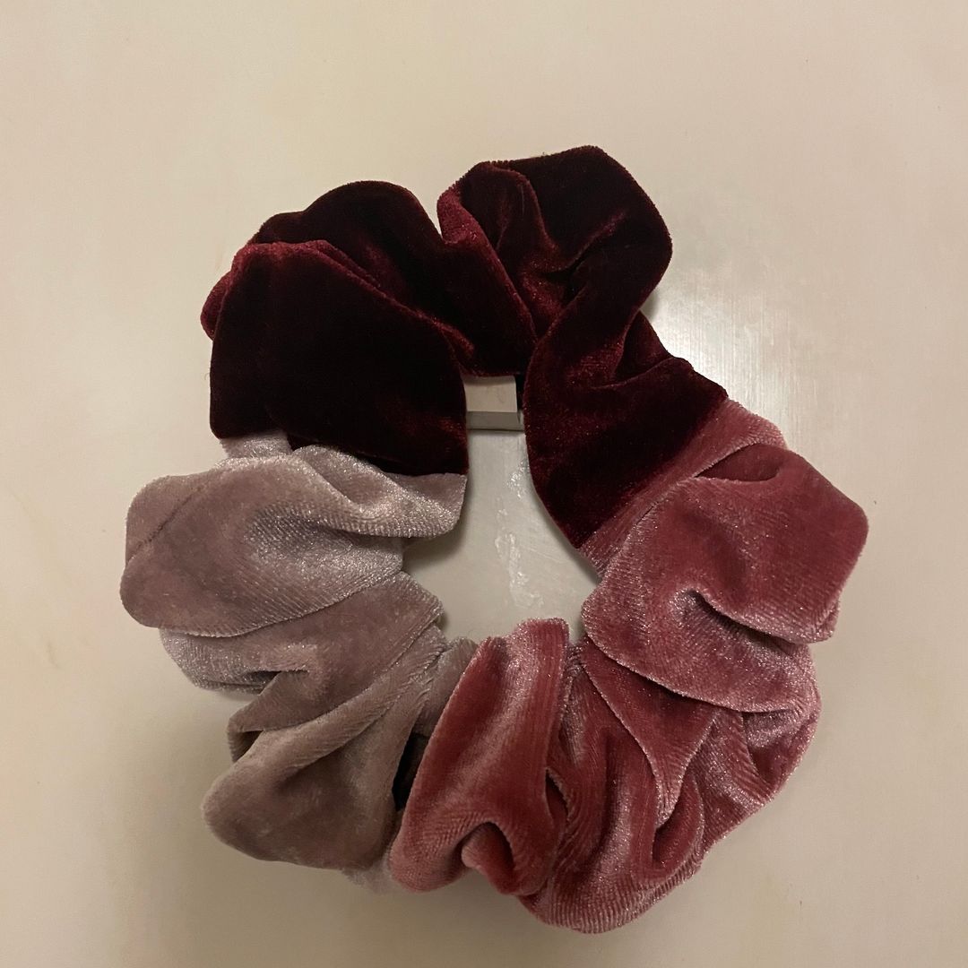 Velour schrunchie