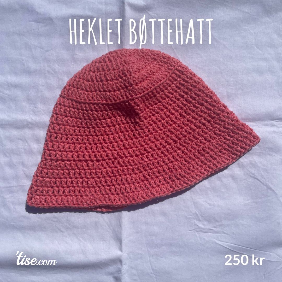 Heklet bøttehatt