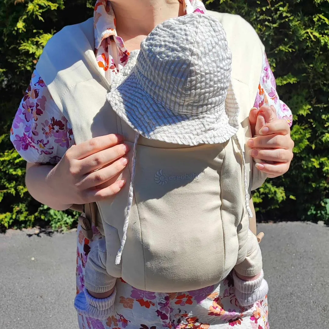 Ergobaby embrace