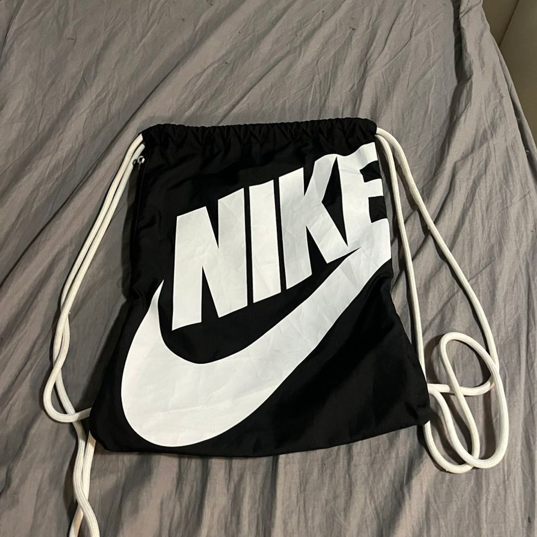 Nike pussi