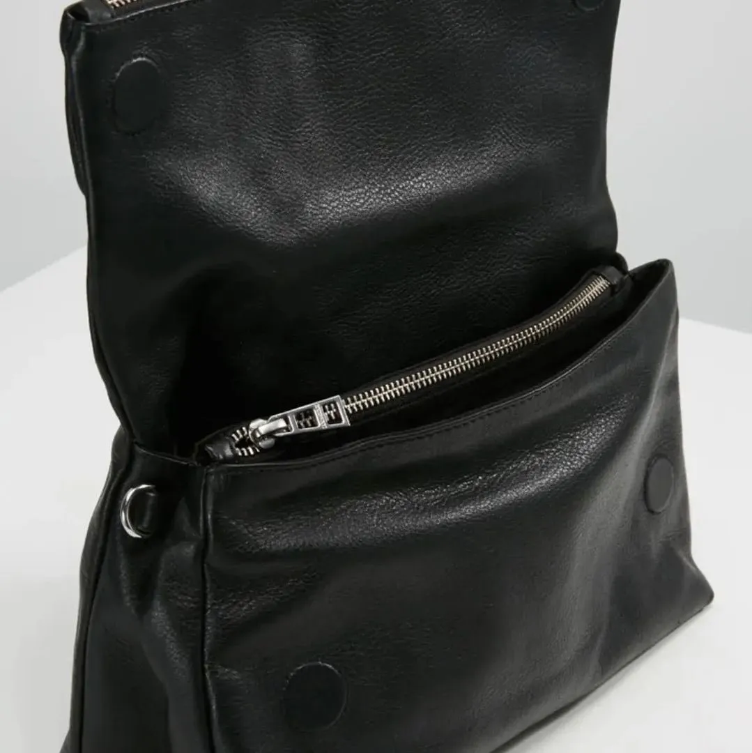 Crossbody taske