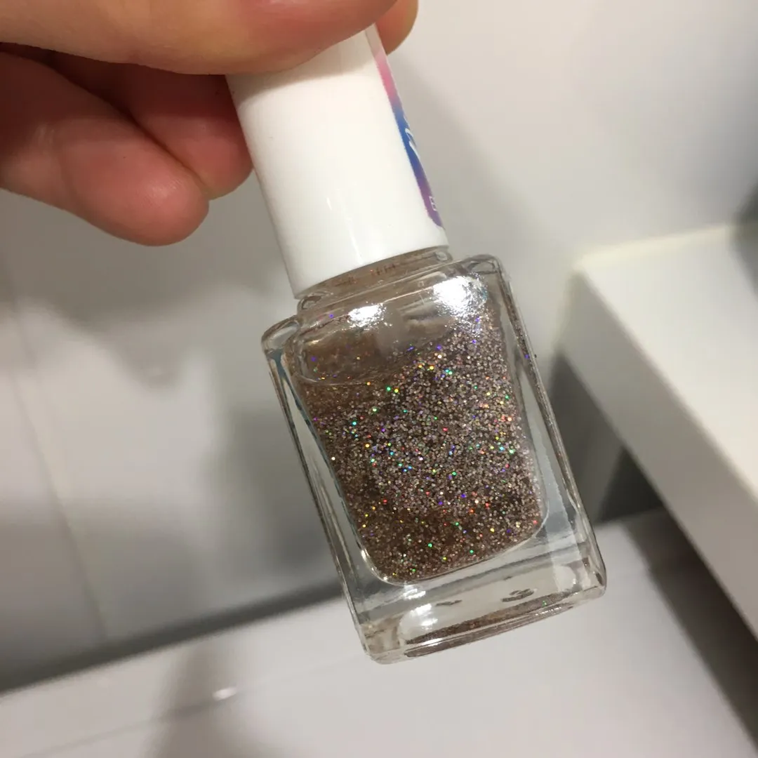 Glitterkynsilakka