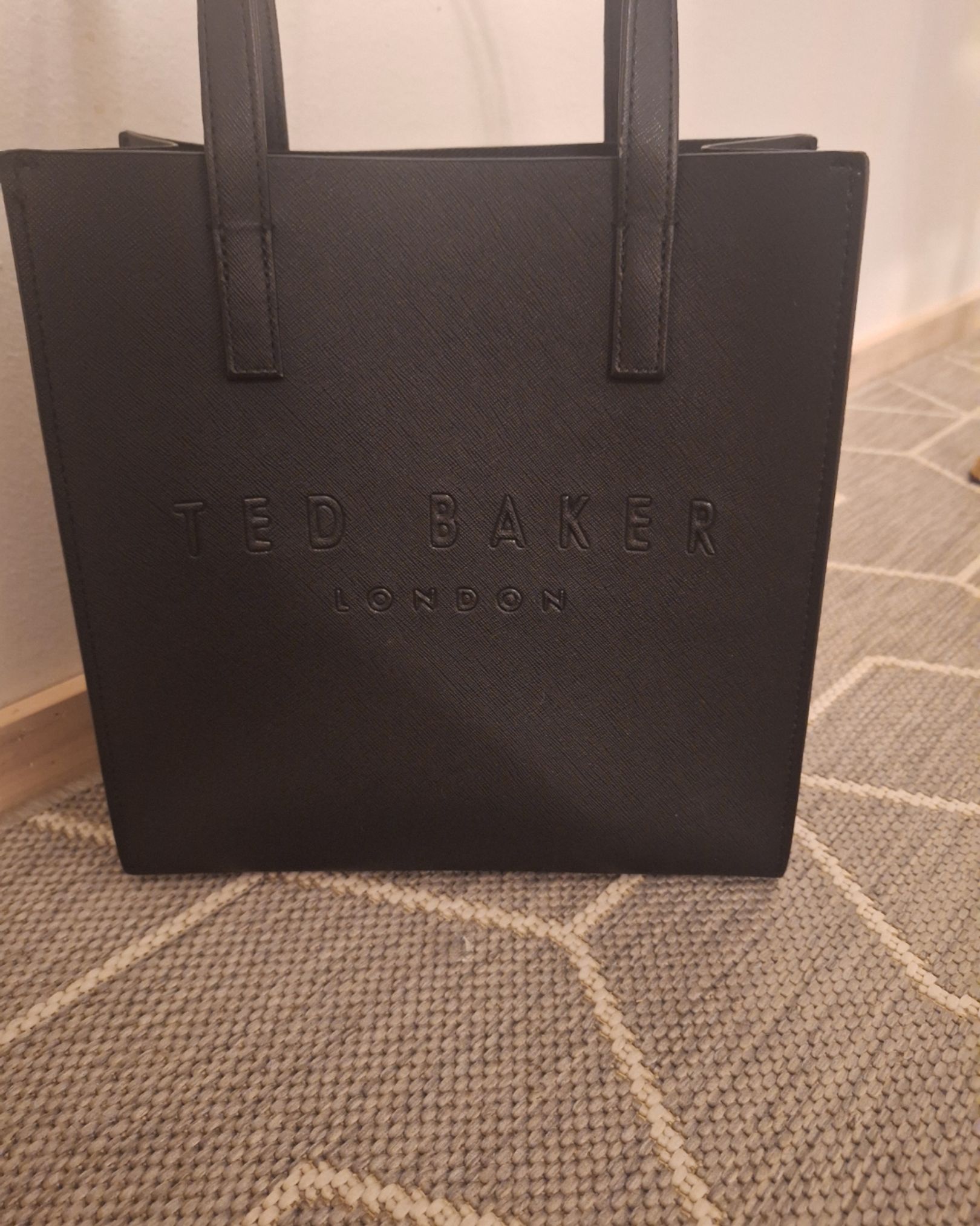 Ted Baker Käsilaukku