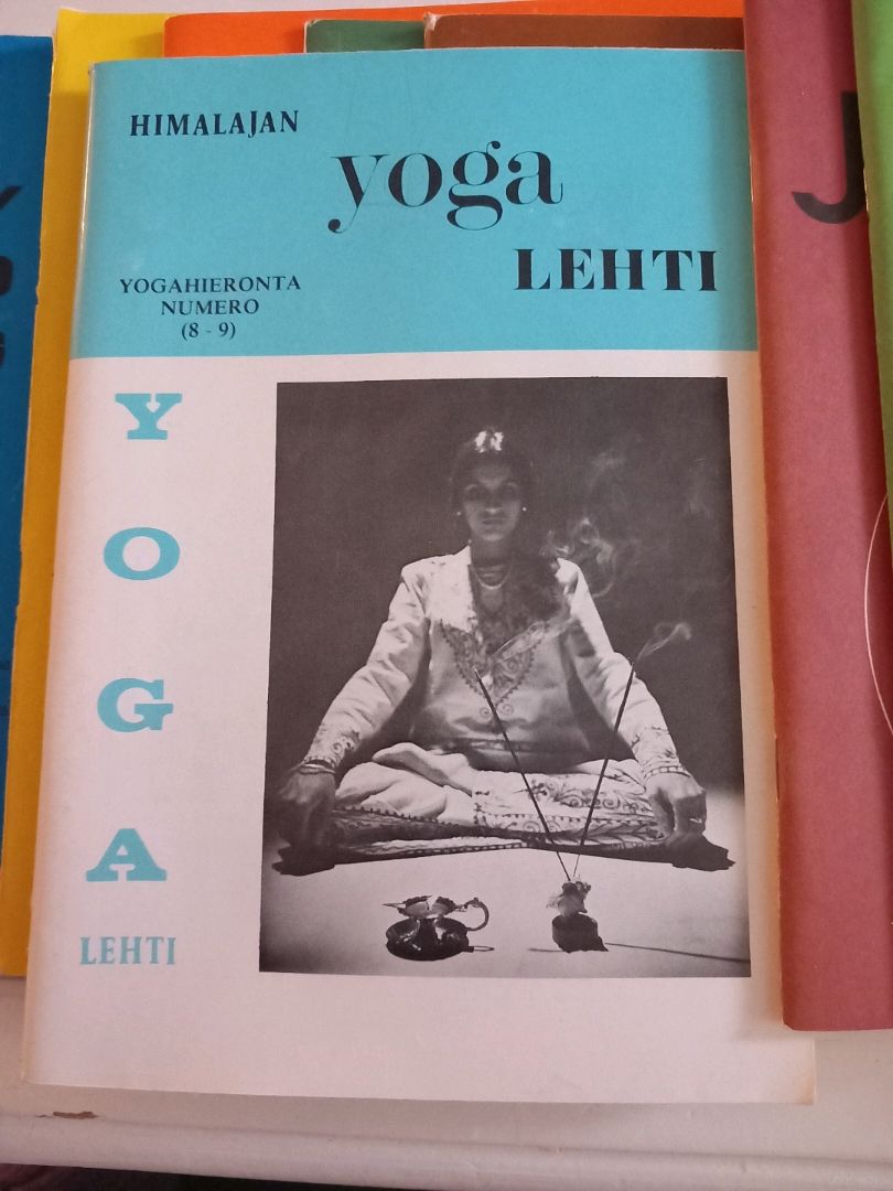 21kpl YOGA Lehtiä