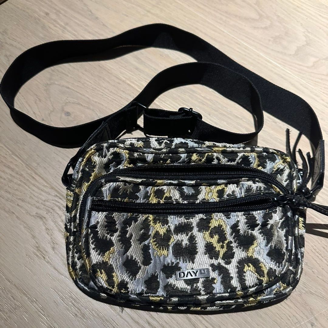 Crossbody vesken