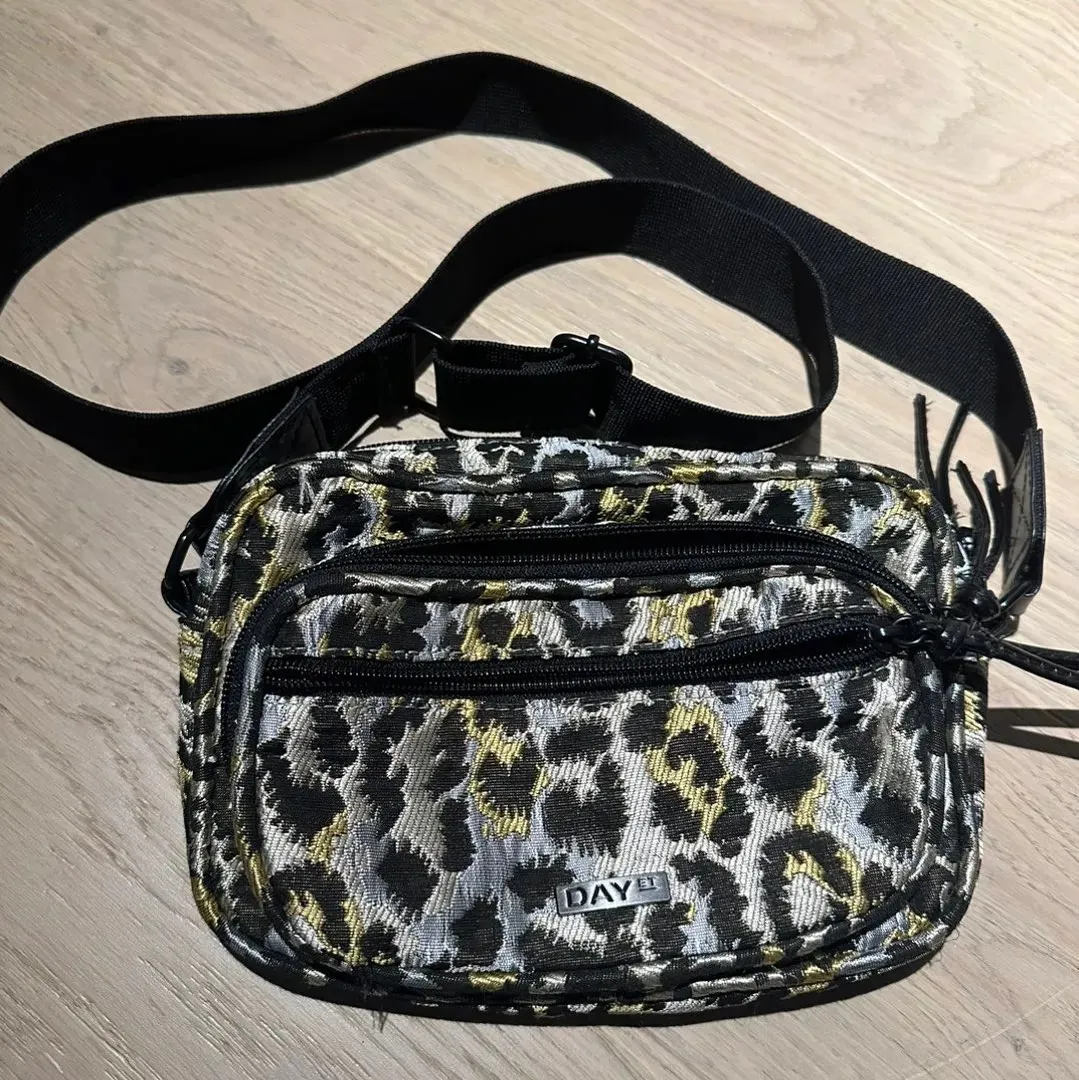 Crossbody vesken