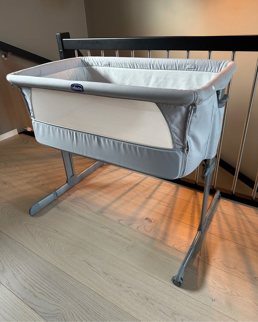 Chicco bedside crib