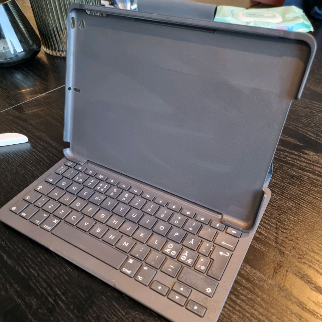 Logitech Slim