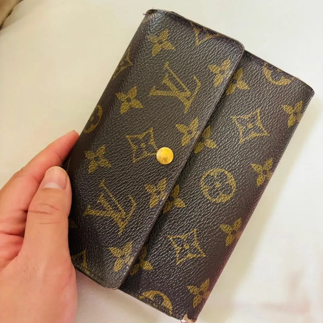 LOUIS VUITTON