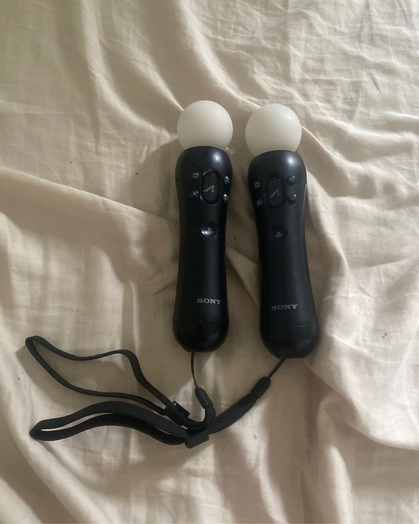 PS Move Ohjaimet