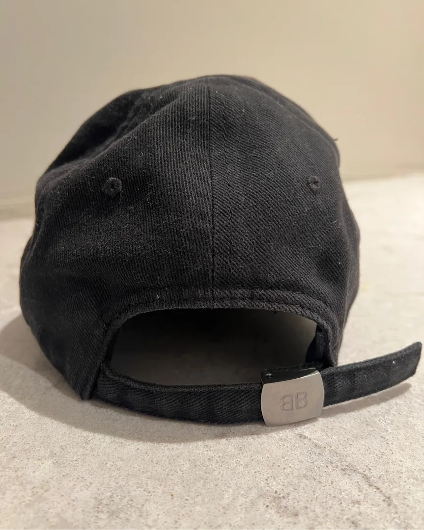 Balenciaga caps