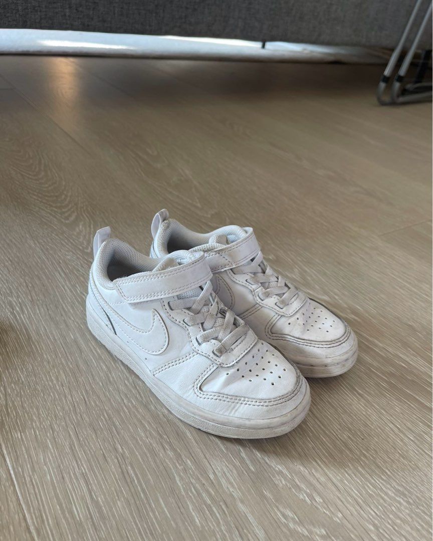 Nike sko str 28