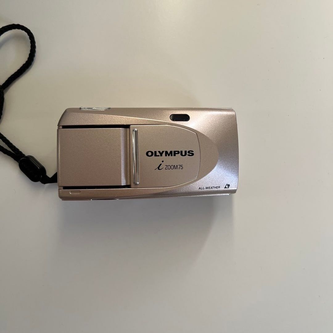 Olympus I zoom 75