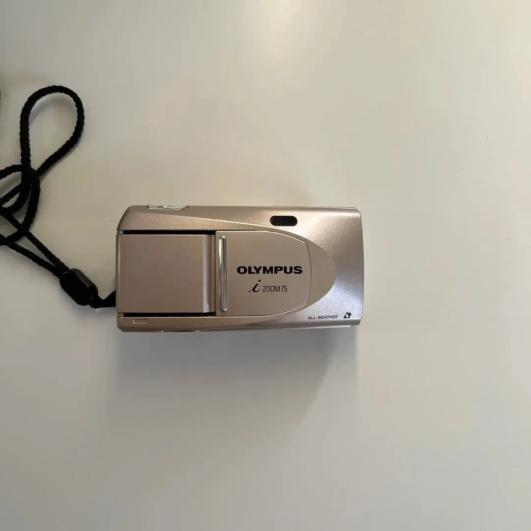 Olympus I zoom 75