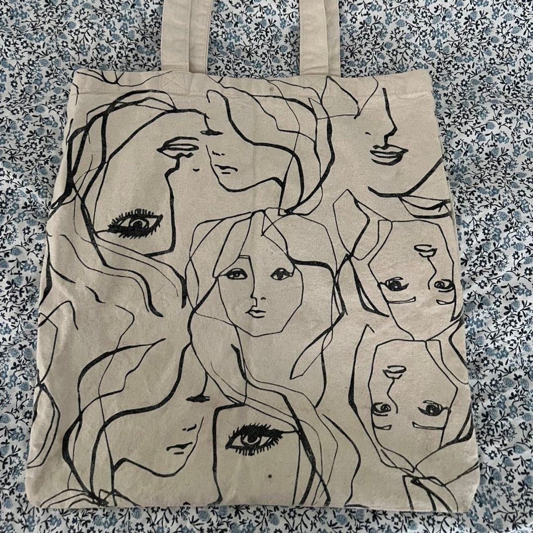 Tote bag