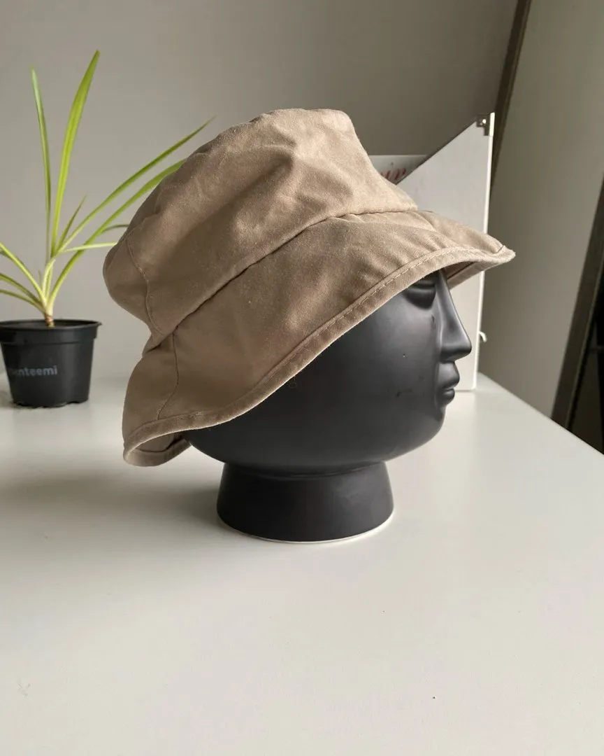 Bucket hat