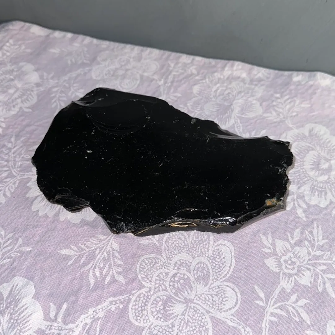 Obsidian 19cm x 12cm