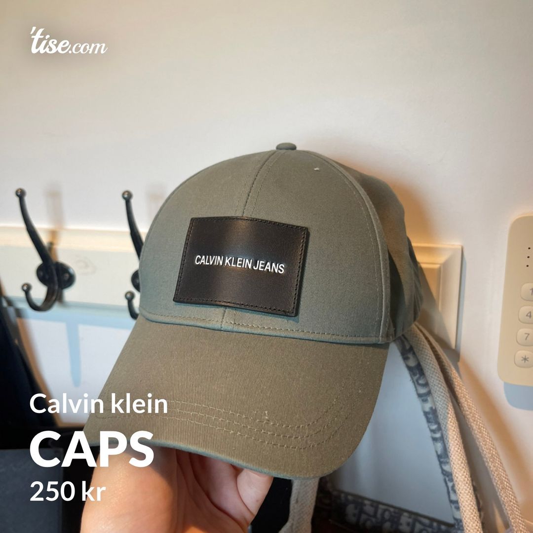 Caps