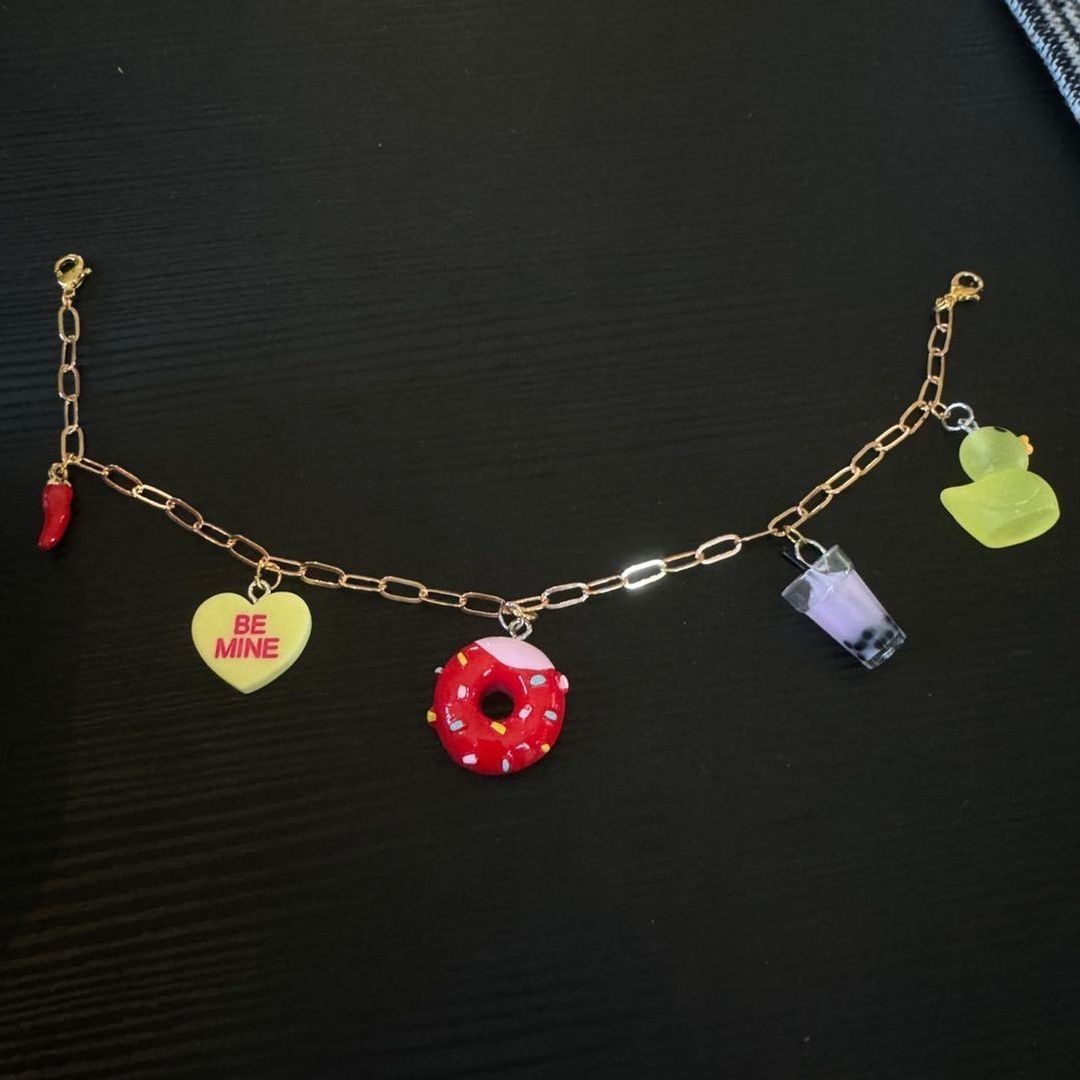 Chain med charms