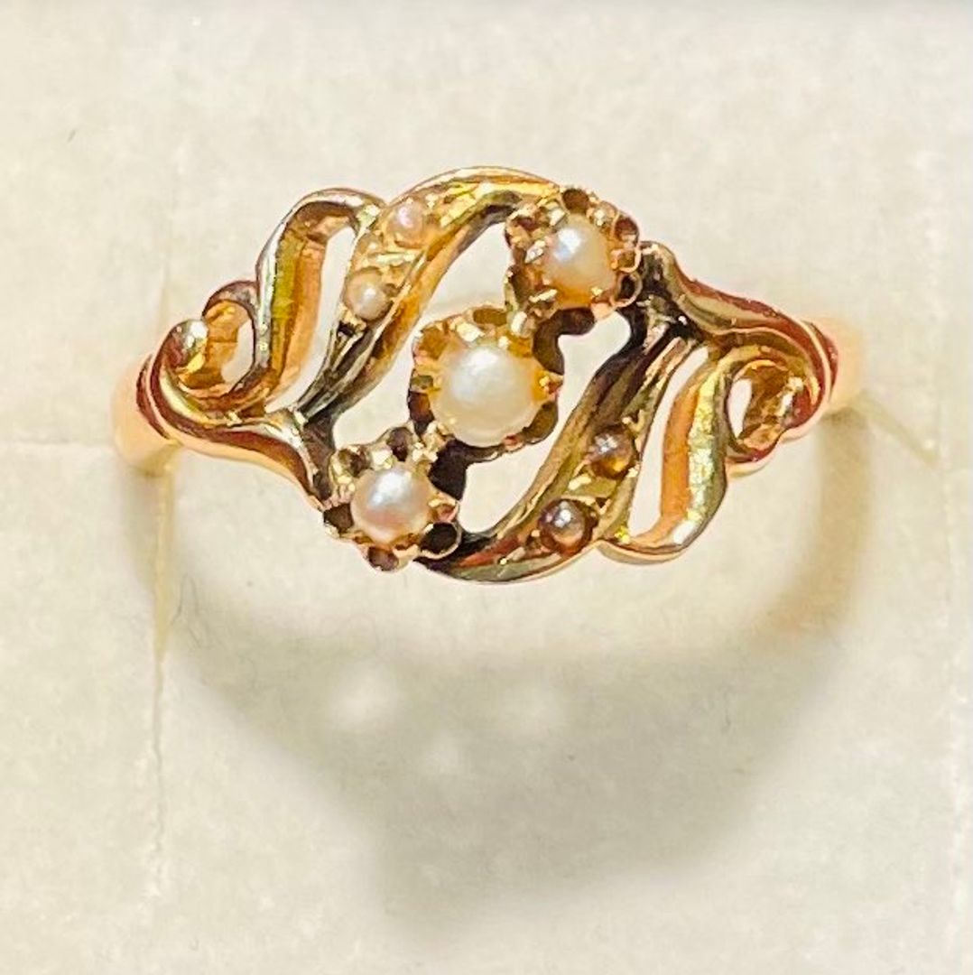 Antique gold ring