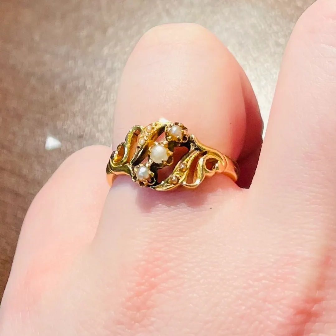 Antique gold ring