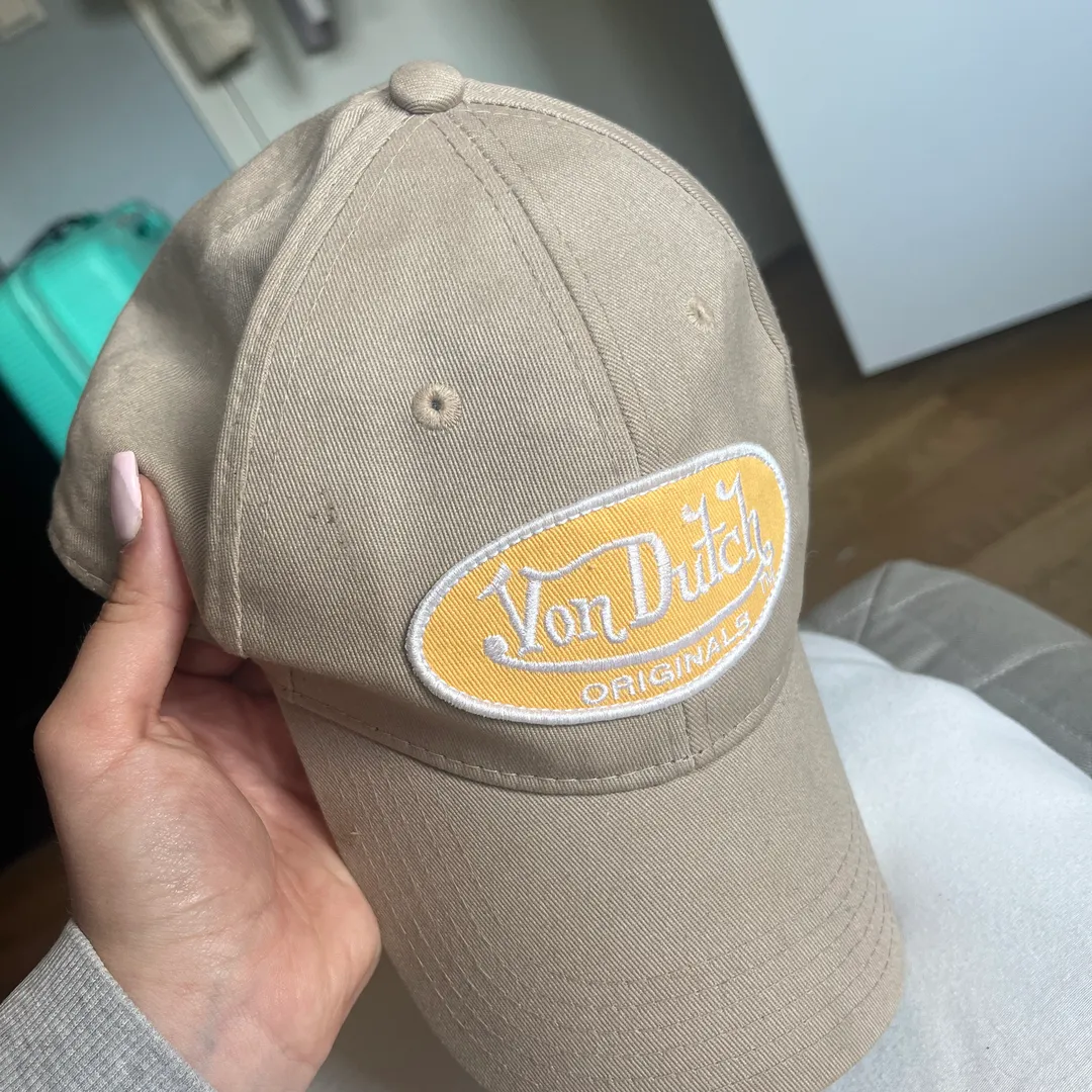 Von Dutch caps