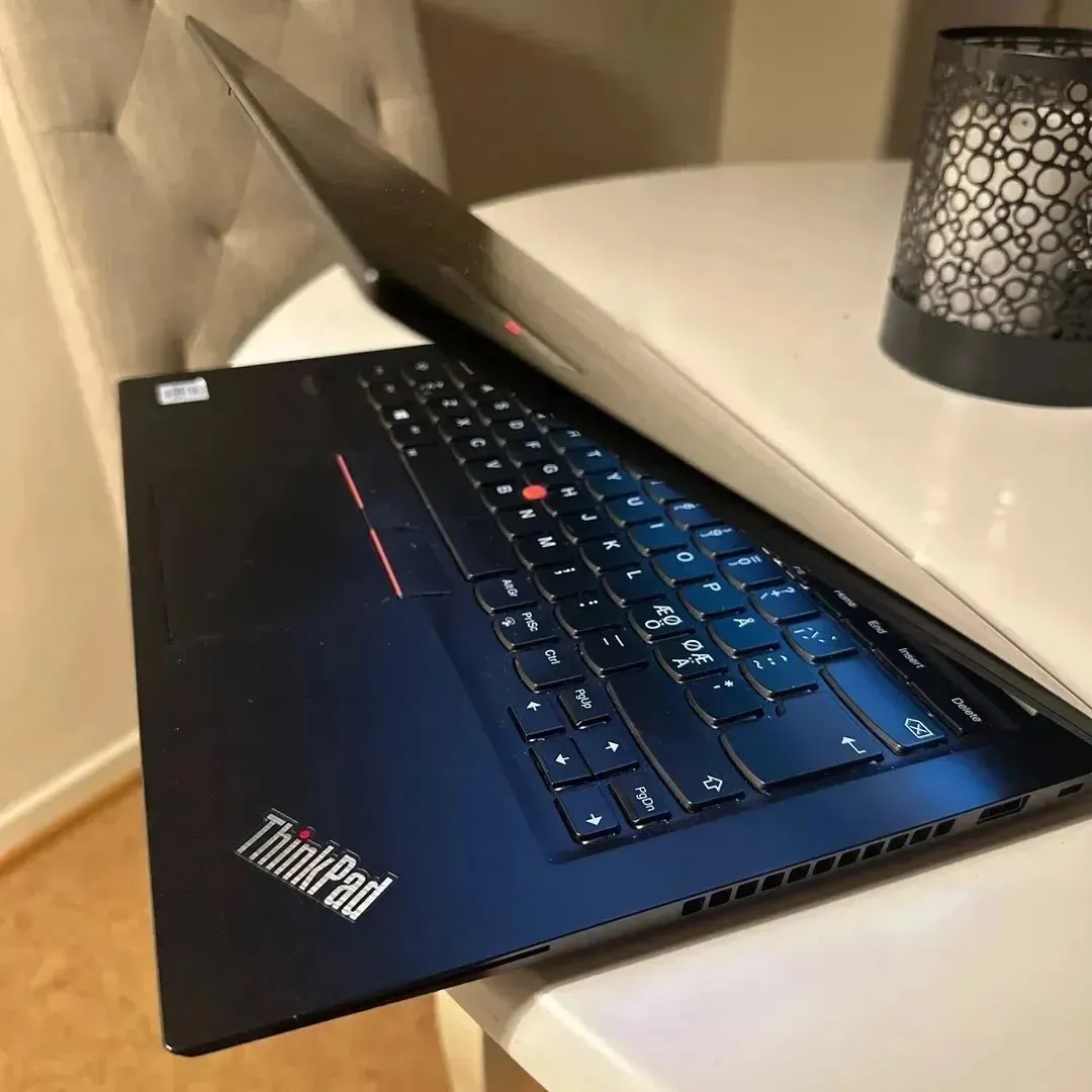 LENEVO Thinkpad T14s