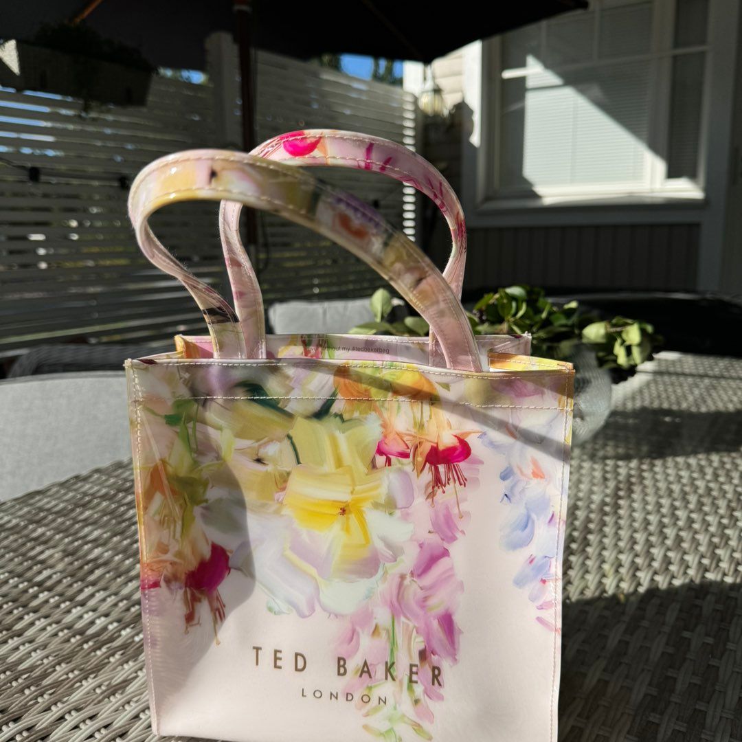 Ted baker laukku