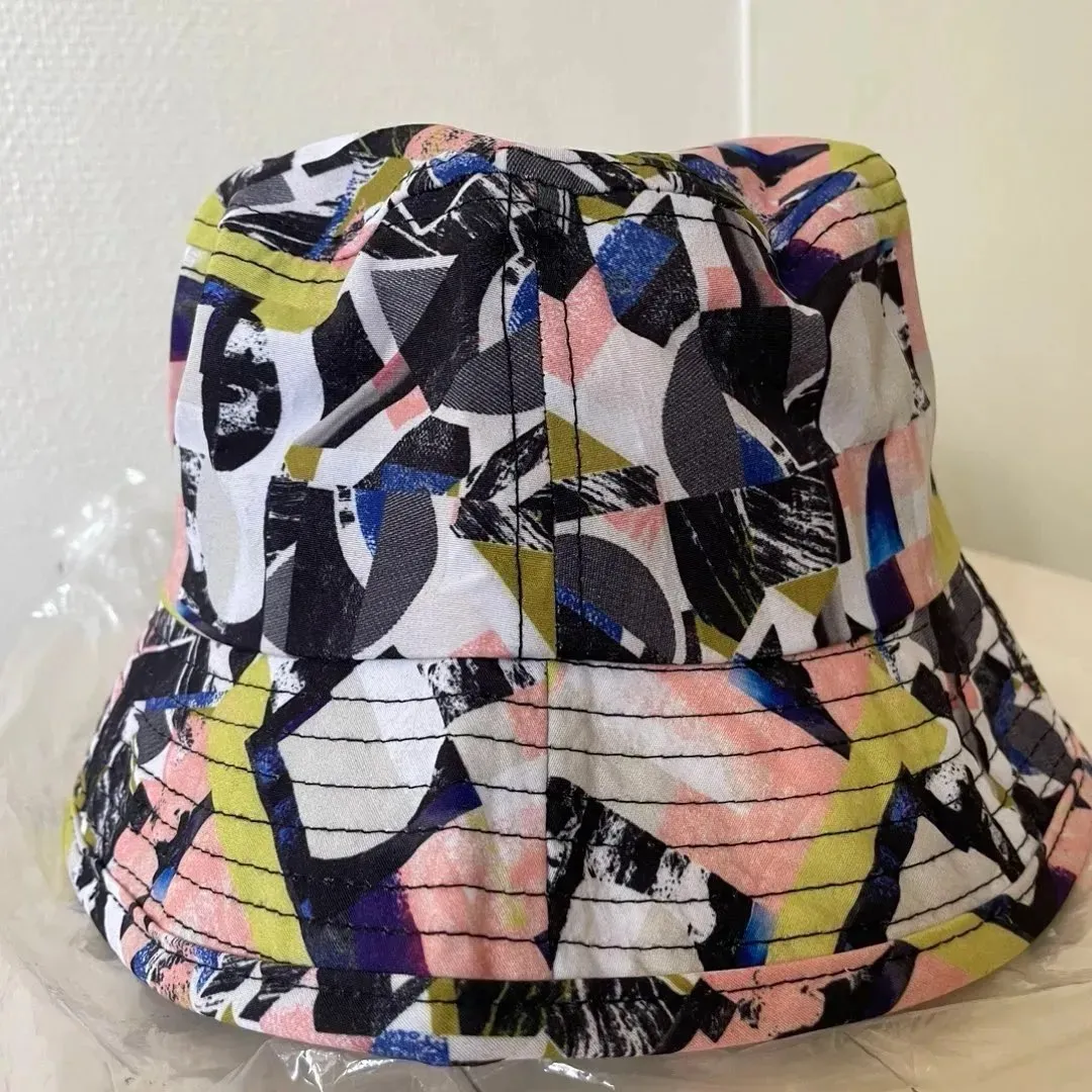 Urban bucket hat