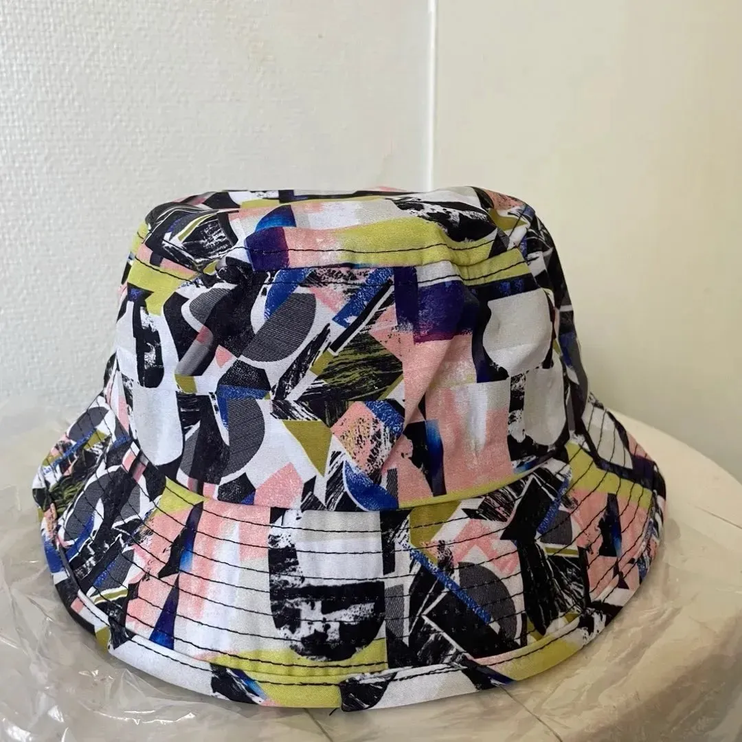 Urban bucket hat