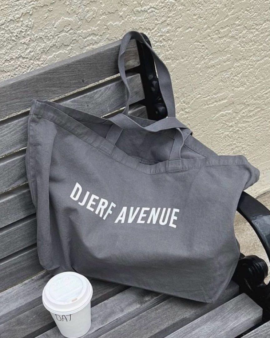 Tote bag