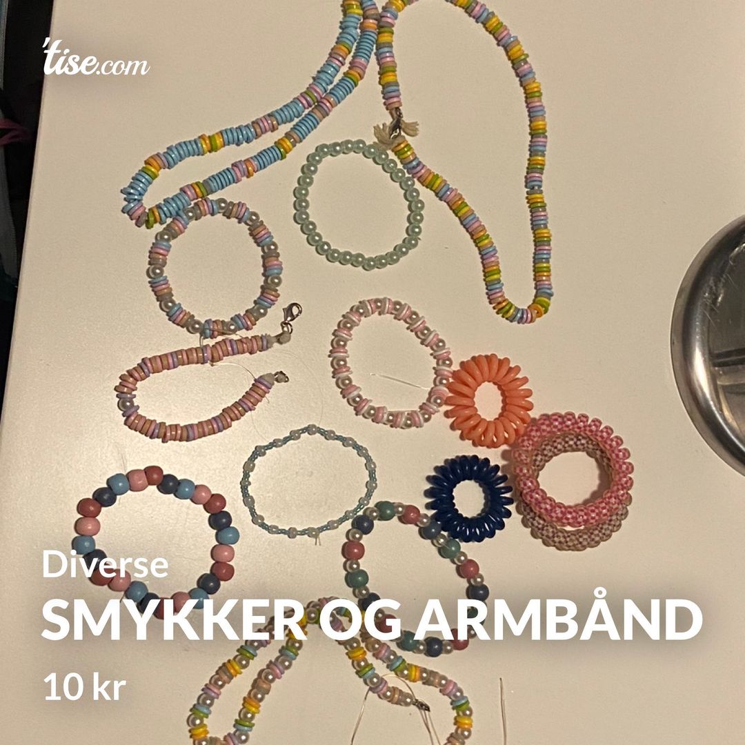 Smykker og armbånd