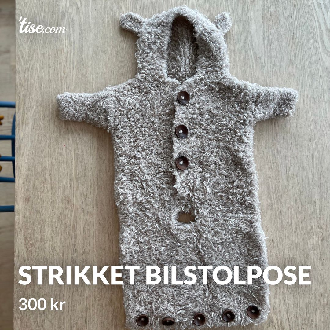 Strikket bilstolpose