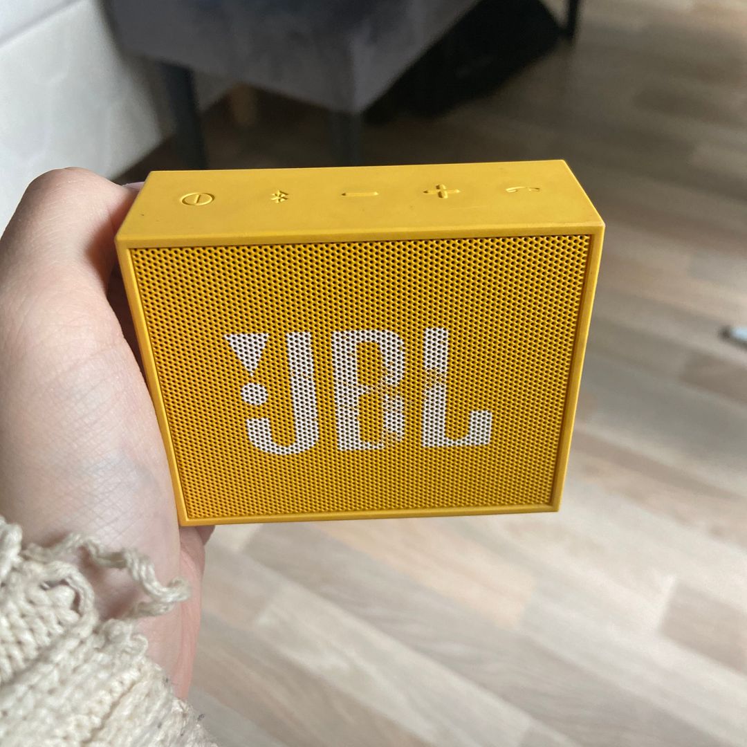 JBL GO