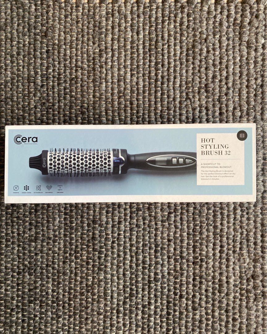 Hot styling brush