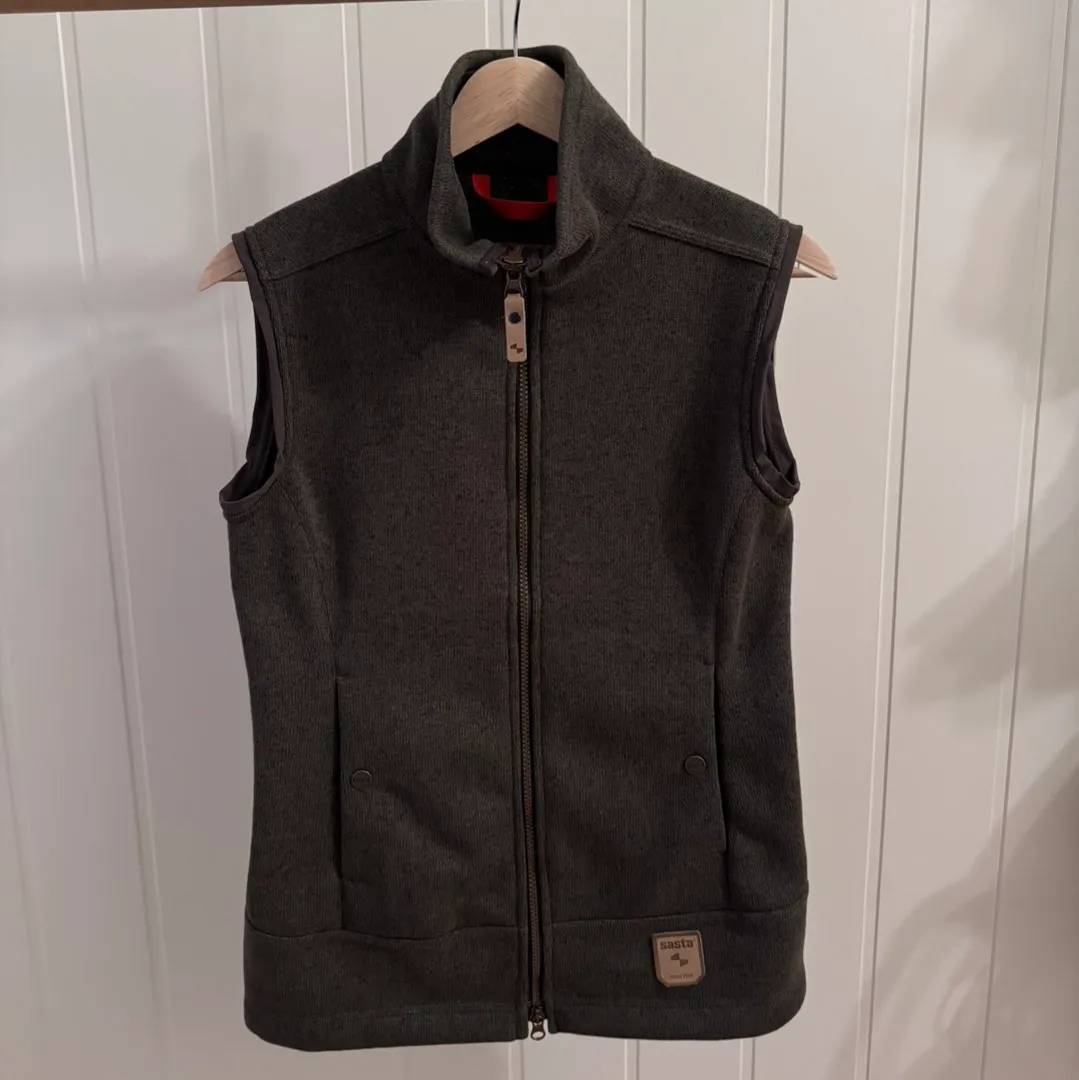 Sasta Vest