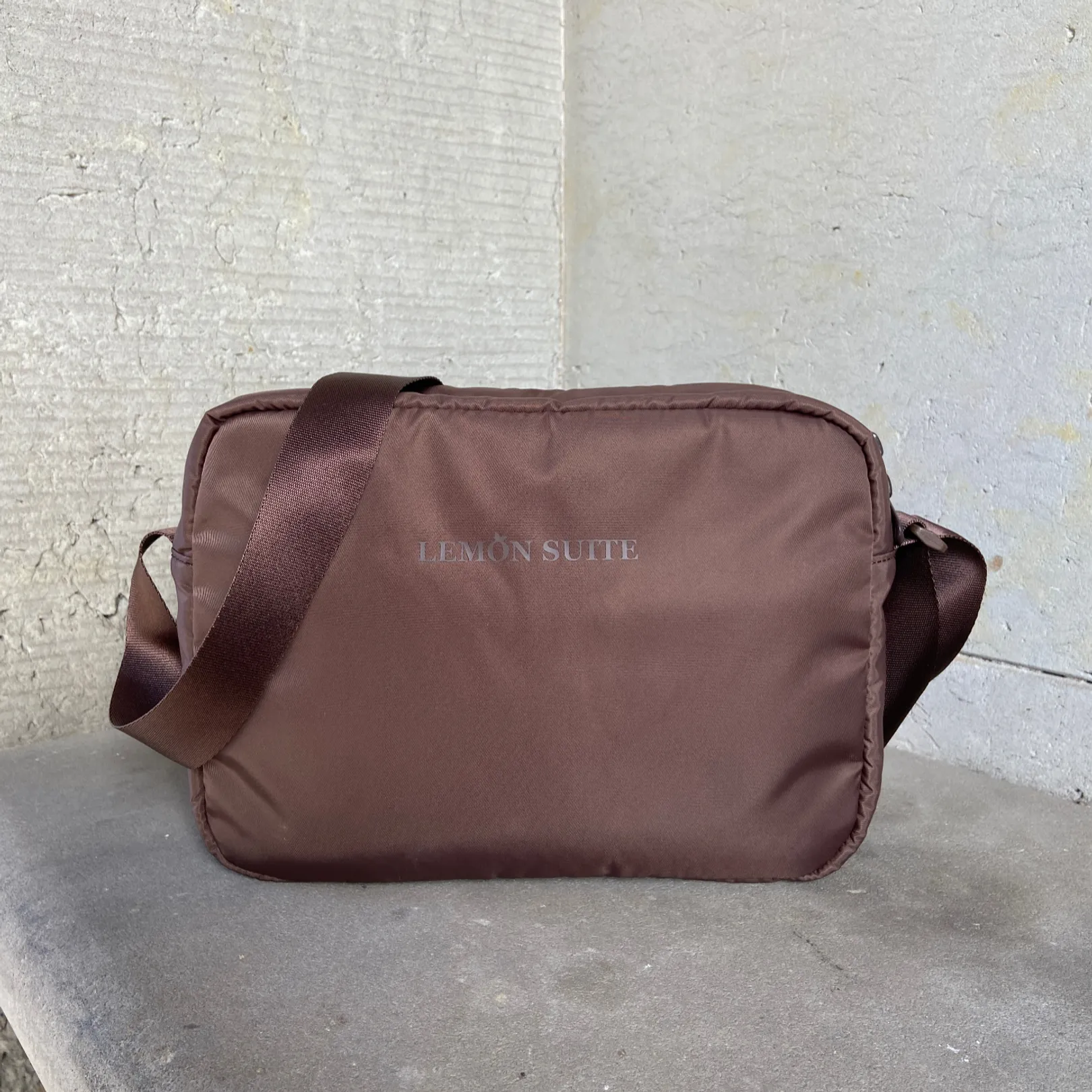 Ny brun nylon taske