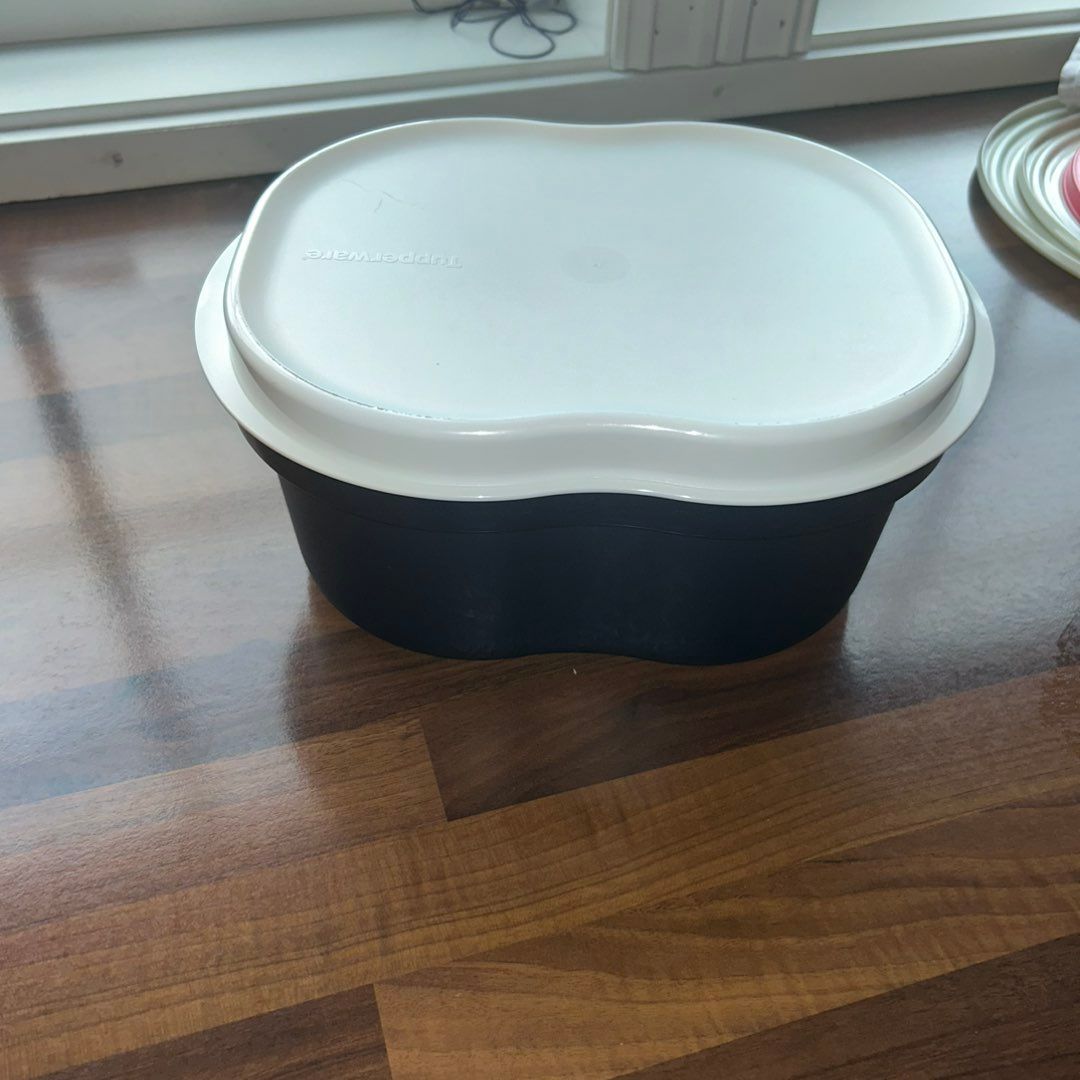 Div Tupperware