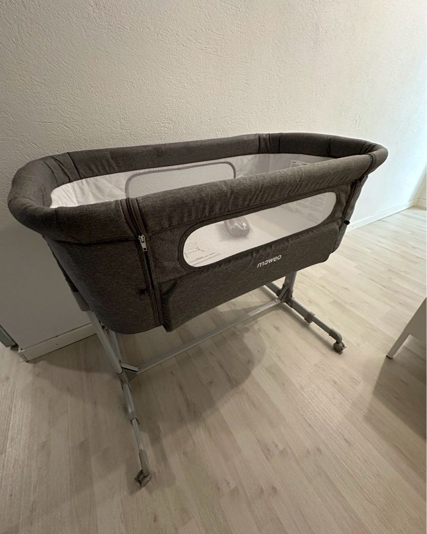 Moweo bedside crib