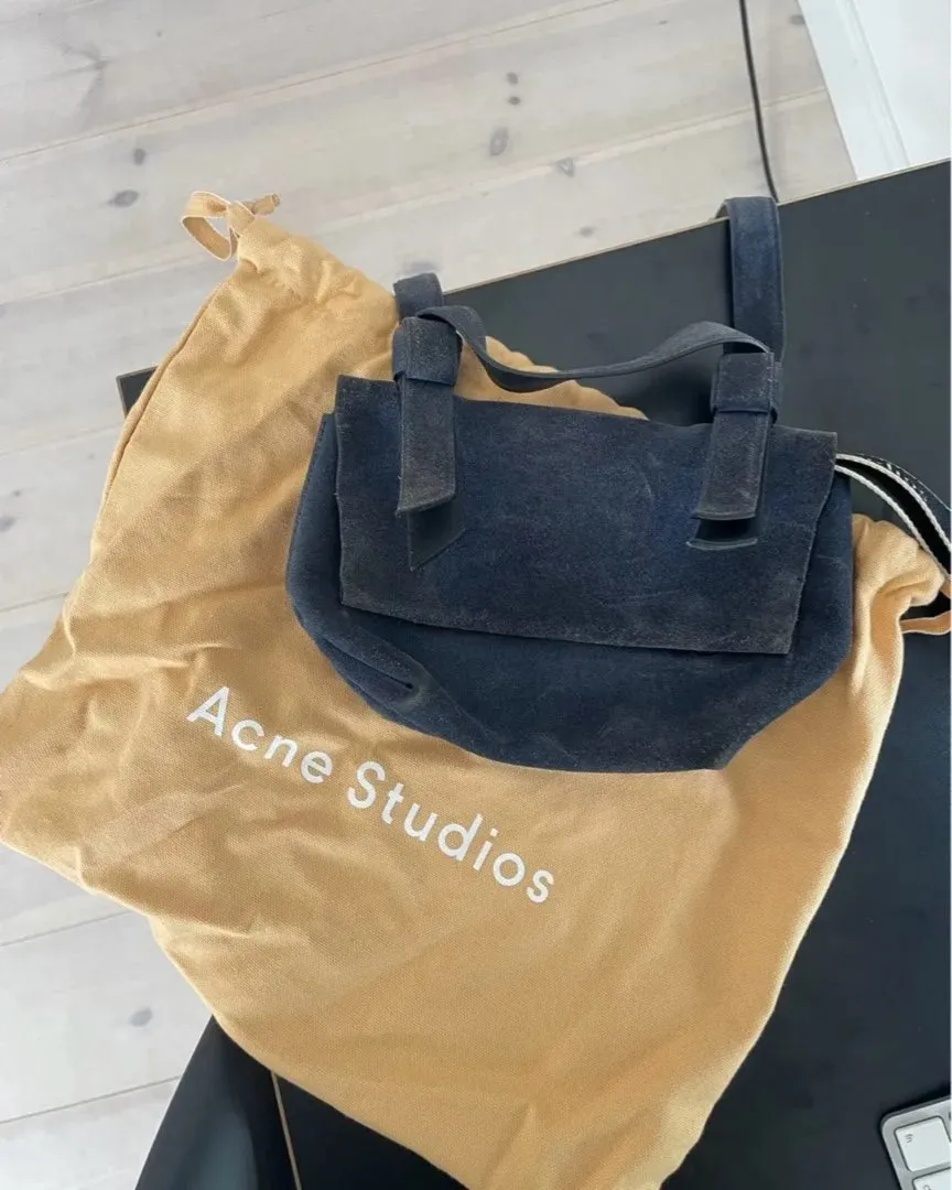 Acne mini musubi