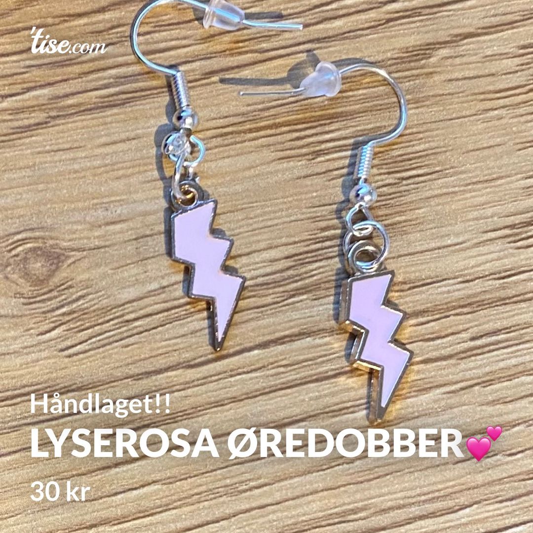 Lyserosa øredobber💕