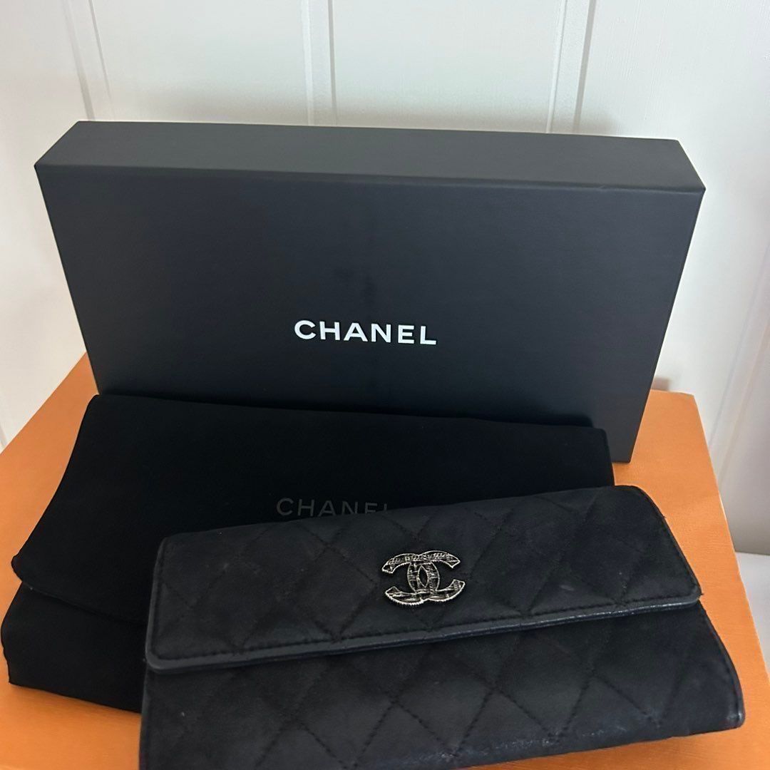 Chanel clutch